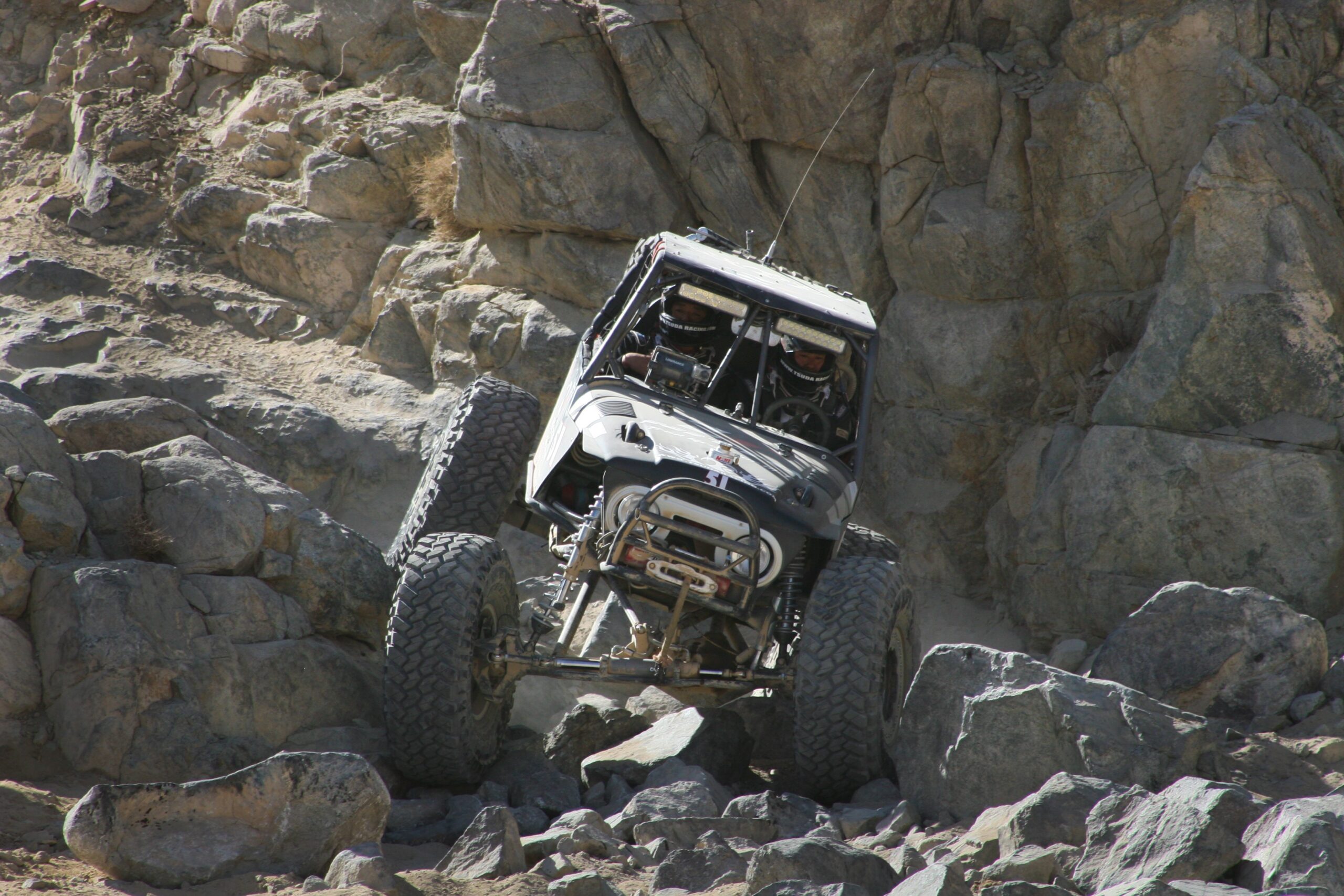 rock-mountain-trail-car-jeep-vehicle-1365780-pxhere.com